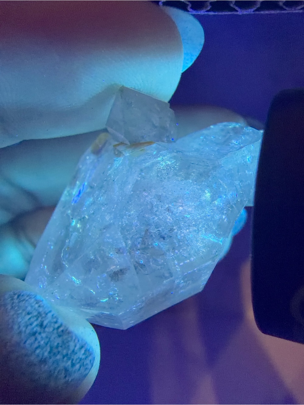 Rare Castle Enhydro Quartz Moving Bubble Blue Green Orange UV Crystal,A597